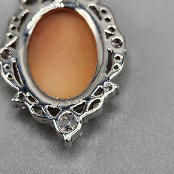 Jaqueline Kennedy X Camrose and Cross Cameo & Crystal Pendant Necklace JBK w Box - Picture 6 of 15